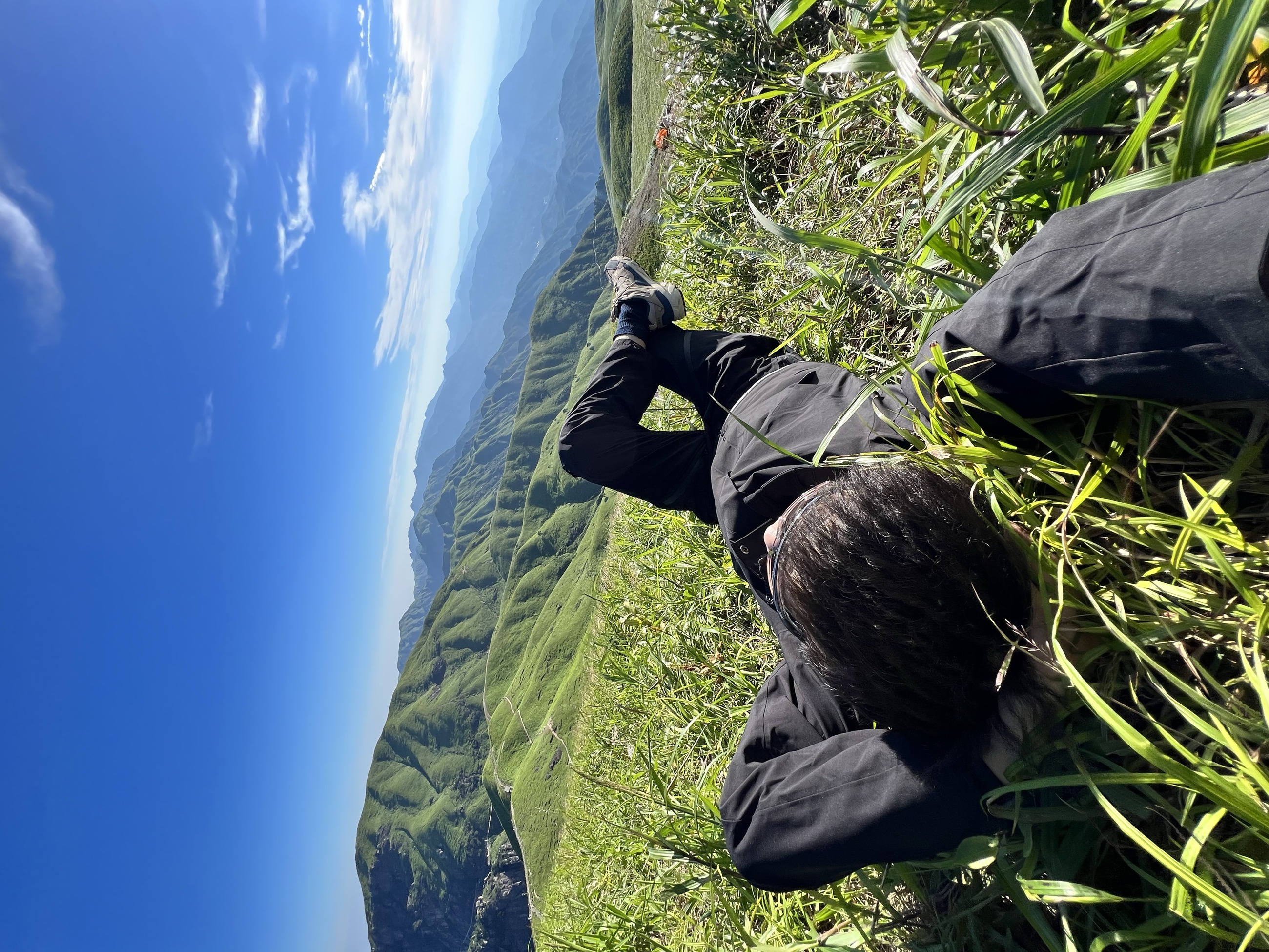 在山间徒步时拍下的风景照